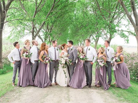 Lavender Groomsmen Attire, Groomsmen Attire Grey, Rustic Groomsmen Attire, Purple Groomsmen, Prenuptial Photoshoot, Casual Groom Attire, Groomsmen Style, Mauve Bridesmaid, Lilac Bridesmaid