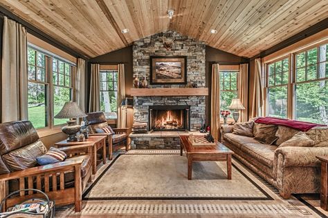 Modern Rustic Living Room, Cottage Retreat, Living Room Decor Rustic, Sunroom Designs, Rustic Living, Rustic Living Room, Living Room Design, Cathedral Ceiling, Living Room With Fireplace