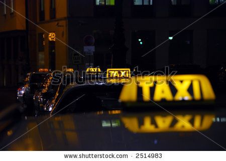 stock photo : taxi rank at night - could be anywhere... Taxi Aesthetic Night, Taxi Aesthetic, Dfw Airport, Driving Practice, Black Car Service, New York Taxi, Driver Job, Airport Taxi, Airport Transportation