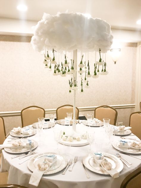 Cloud 9 Themed Party, Moon Star Cloud Centerpieces, Cloud Themed Centerpieces, Cloud Theme Table Decor, Cloud Table Decorations, Balloon Cloud Centerpiece, Cloud Centerpiece Ideas, Cloud Party Favors, Cloud Table Centerpiece