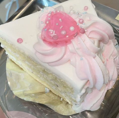 Sweet Core Aesthetic, Cake Slice Aesthetic, Pink Cake Slice, Pink Foods, Sugar Cake, Think Food, Heart Cake, Cake Slice, Kawaii Food