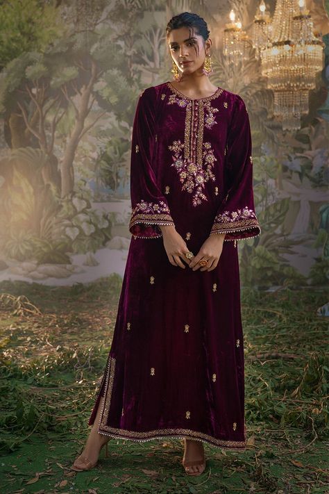 Ansab Jahangir, Velvet Shirt, Designer Name, In The Spotlight, Silk Pants, Long Shirt, Raw Silk, Pakistani Dresses, Favorite Dress