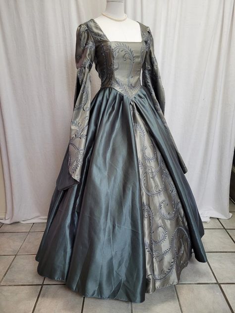 Grey Medieval Dress, Silver Medieval Dress, Ouat Evil Queen, Gael Targaryen, Anne Boleyn Dress, Targaryen Dress, Regina Ouat, Evil Queen Costume, Tudor Dress