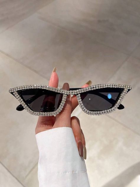 Rhinestone Sunglasses, Black Cat Eye Sunglasses, Black Cat Eyes, Fashion Glasses, Rhinestone Decor, Cat Eyes, Cool Sunglasses, Stylish Sunglasses, Oval Sunglasses