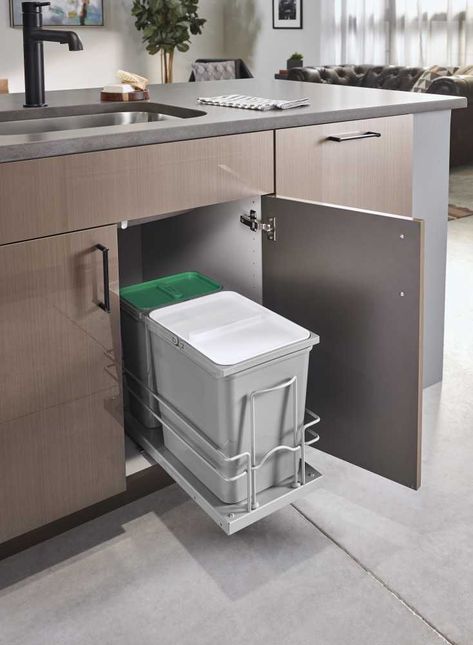 Pull Out Trash Under Sink, Dustbin Under Kitchen Sink, Deco Dapur, Trash Can Under Sink, Kitchen Dustbin Ideas, Under Sink Bin, Dustbin Ideas, Under Kitchen Sink, Trash Can Cabinet