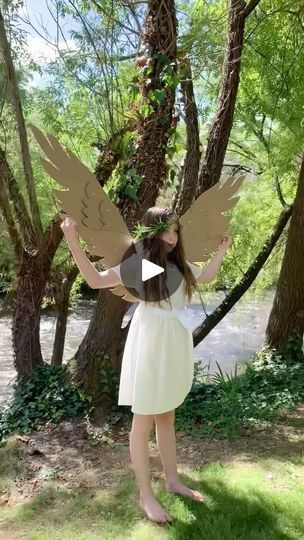 Dresses With Wings, Cardboard Wings, Wings Template, Cardboard Costume, Diy Photography Props, Amazing Halloween Costumes, Angel Wings Design, Diy Wings, Cool Paper Crafts