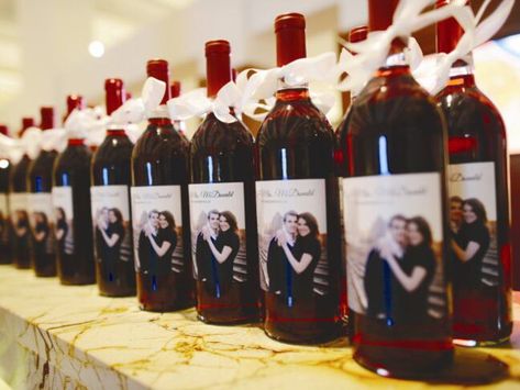 Wine Bottle Wedding Favors, Simple Wedding Favors, Wine Favors, Wine Wedding Favors, Inexpensive Wedding Invitations, Wedding Wine Bottles, Creative Wedding Favors, Winter Wedding Favors, Wedding Favors And Gifts