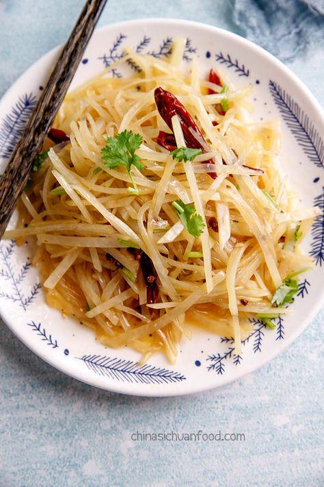 Chinese Potatoes Recipe, Vegetable Cooking, Sichuan Food, Mojito Recept, China Market, Shredded Potatoes, Mapo Tofu, Asian Vegetables, Vegetarian Sandwich