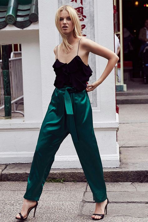 Emerald Green Pants Outfit, Emerald Green Pants, Green Pants Outfit, Resort Wear For Women, Green Trousers, Green Pants, Navy And Green, Girls Night Out, Pants Outfit