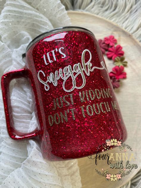 Valentine’s Day Tumbler Ideas, Valentine’s Day Tumblers, Valentines Day Tumbler Ideas, Valentine Tumbler Ideas, Valentines Tumbler, Diy Mug Designs, Glitter Mug, Valentine Tumbler, Tumbler Inspiration