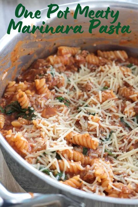 One Pot Meaty Marinara Pasta has ground beef and your favorite jar sauce. It is kid-friendly and can be on the table in under 30 minutes! Ground Beef And Spinach, Marinara Pasta, Pasta Marinara, Pasta Noodle Recipes, Hamburger Dishes, Marinara Recipe, Pasta Noodle Recipe, Spaghetti Sauce Recipe, Ground Beef Pasta