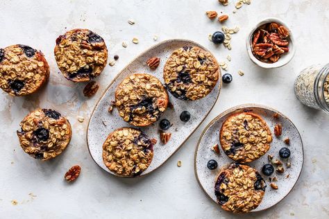 Baked Blueberry & Banana-Nut Oatmeal Cups Banana Nut Oatmeal, Oatmeal Muffin, High Fiber Snacks, Fiber Snacks, Easy Breakfast Brunch, Dessert Smoothie, Oatmeal Cups, Healthy Muffin Recipes, Blueberry Oatmeal