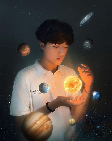 Person Holding Orb Reference, Person Holding Ball Reference, Holding Orb Pose Reference, Person Holding Something Reference, Portrait Photography Lighting, Photoshop Tricks, Concept Inspiration, Creative Content, Photography Lighting