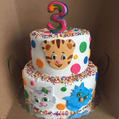 Daniel Tiger Birthday Party Cake, Daniel Tiger Birthday Cake, Tiger Birthday Cake, Daniel Tiger Cake, Daniel Tiger Party, Daniel Tiger Birthday Party, Cake Designs For Boy, Tiger Birthday Party, Tiger Cake