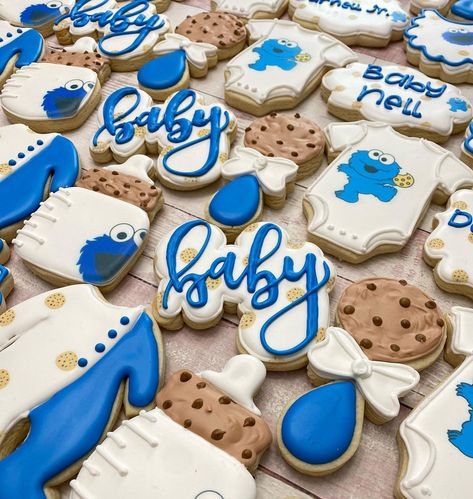 Cookie Monster Cookies Decorated, Cookie Monster Baby Shower Cake, Cookie Monster Nursery, Cookie Monster Baby Shower Theme, Cookie Monster Treats, Cookie Monster Baby Shower Ideas, Baby Boy Shower Ideas Themes, Baby Cookie Monster, Cookie Monster Birthday Party