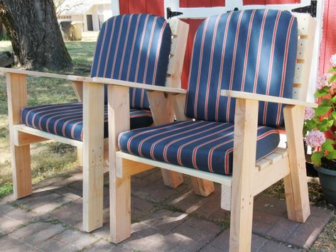 Picture of Outdoor Lawn Chairs W/ Arm Rests Cheap Outdoor Cushions, Wooden Lawn Chairs, Build Design, Wrought Iron Patio Chairs, Diy Lawn, Lawn Chair, Comfortable Office Chair, Wooden Chairs, Lawn Chairs