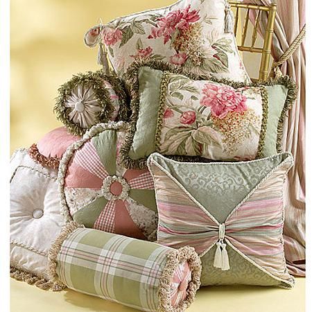 Pillows Sewing, Shabby Chic Decorating, Sewing Cushions, Shabby Chic Pillows, Bolster Pillows, Pillows And Blankets, Bantal Sofa, Cushions To Make, Chic Pillows