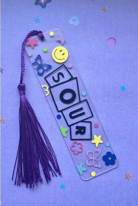 Olivia Rodrigo Bookmark, Olivia Rodrigo Crafts, Olivia Rodrigo Diy, Stranger Things Jewelry, Cricut Projects Christmas, Sour Olivia Rodrigo, Charlotte Emily, Taylor Swfit, Groovy Party