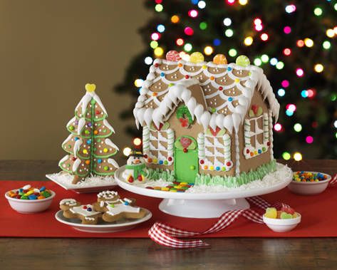 Gingerbread House Pictures, Gingerbread House Icing, Gingerbread House Ideas, Gingerbread House Patterns, Ginger House, How To Make Gingerbread, Gingerbread House Parties, Gingerbread House Cookies, Gingerbread Party