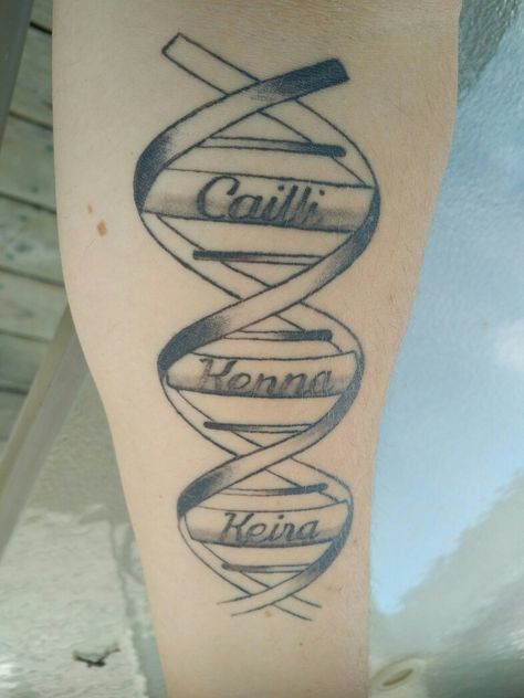 My daughter tribute tattoo. 3 names captured inside a DNA Helix. Made all the more special since these girls are babies from IVF. Dna Tattoo Family, Dna Strand Tattoo, Cooper Tattoo, Strand Tattoo, Tribute Tattoo, Dna Strand, Dna Tattoo, Dna Helix, Tattoo Family