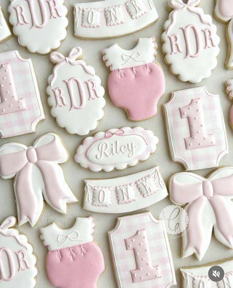 Monogram Decorated Cookies, Pink First Birthday Cookies, Bow Birthday Cookies, 1st Birthday Cookies Decorated, Bow Cookies Decorated, Bow Sugar Cookies, Baby Shower Cookies Neutral, Baby Shower Tables, 1st Birthday Cookies