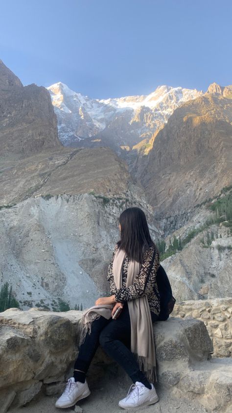 Pakistani Northern Areas, Dress For Mountain Trip, Northern Areas Pics Ideas, Northern Areas Of Pakistan, Camera Wallpaper, Girly Swag, Stylish Pic, Doctor Costume, Feminine Energy Aesthetic