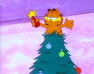 Garfield is asked to put a star atop the Christmas tree in "A Garfield Christmas": http://www.dvdizzy.com/garfield-holiday.html #Garfield #Christmas #1980s Claymation Christmas, Garfield Images, Garfield Christmas, Garfield The Cat, Christmas Specials, Newspaper Comic Strip, Garfield And Odie, Jim Davis, Christmas Tale