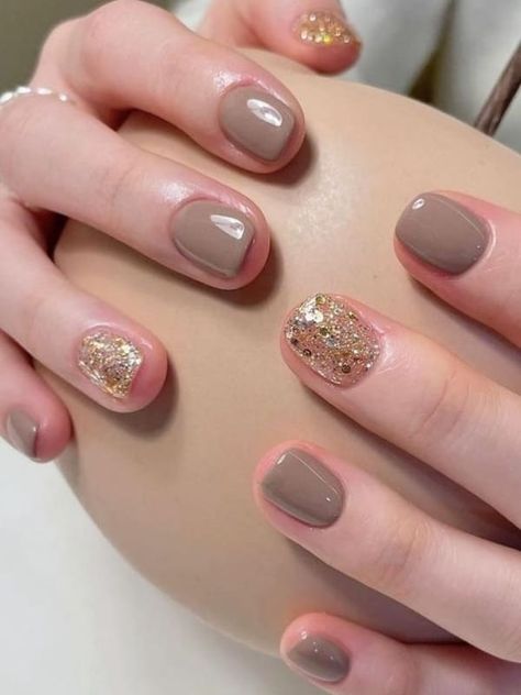 Brown Nail Designs, Brown Nail, Brown Nails Design, Minimal Nails Art, Manikur Kuku, Gel Toe Nails, Hello Nails, Nude Nail Designs, Subtle Nails