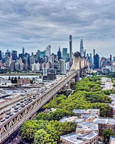 Queensboro Bridge, New York 📸: [instagram.com/mingomatic] New York Instagram, Queensboro Bridge, Book Tv, Big Apple, The City, Bridge, New York, Architecture, Instagram