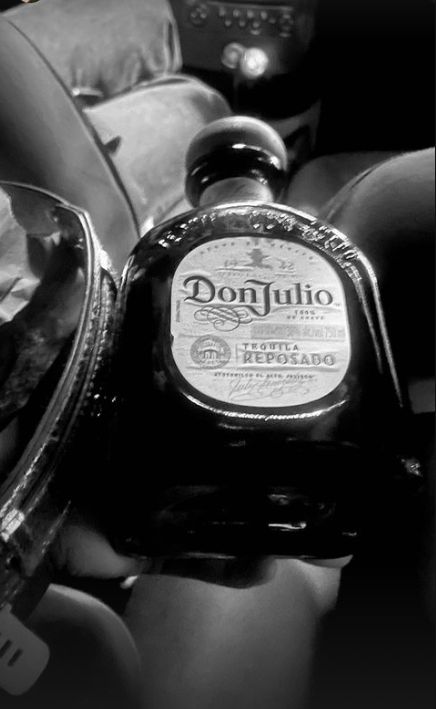 Don Julio Aesthetic, Don Julio Bottle, Liquor Aesthetic, Music Pfp, Don Julio Tequila, Alcoholic Drinks Pictures, Spam Post, Yummy Alcoholic Drinks, Insta Profile