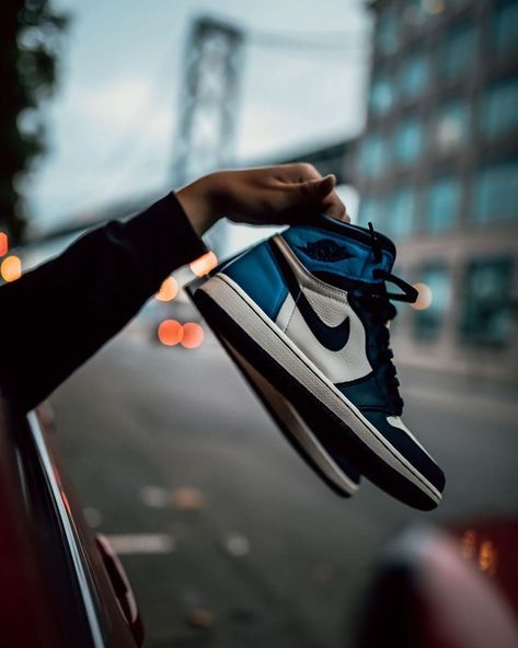 Jordan 1 Obsidian, Air Force 1 Outfit, Jordan Shoes For Women, Sneakers Outfit Casual, Jordan 1 Outfit, Air Jordan 1 Outfit, Comfortable Dress Shoes, Urban Shoes, All Star Shoes