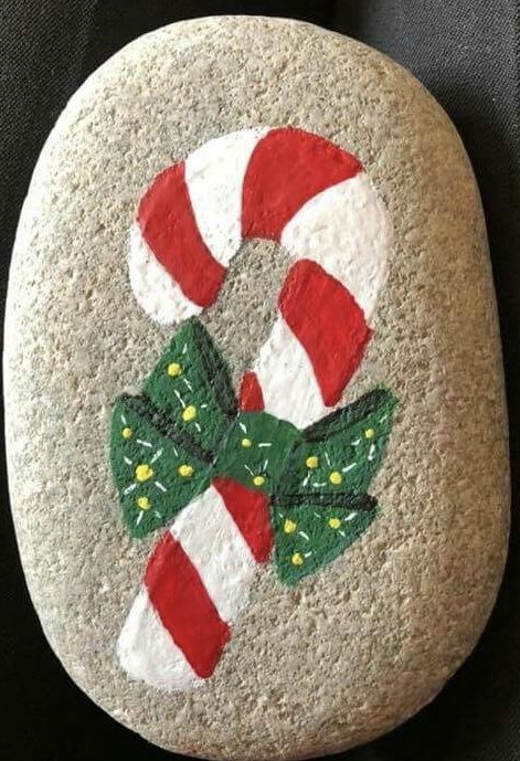 Rock Painting Ideas For Christmas, Thanksgiving Rock Painting Ideas Easy, Christmas Rocks Painted Ideas, Christmas Rock Painting Ideas Easy, Christmas Rock Painting Ideas, Christmas Painted Rocks, Christmas Rock Painting, Rock Crafts Diy, Christmas Pebble Art