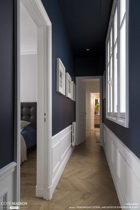 Navy Hallway Ideas, Small Entrance Hall Ideas, Black Trim Interior, Hamptons Interior Design, Doors Aluminium, Bi Fold Doors, Blue Hallway, Hamptons Interior, Craftsman Style Doors