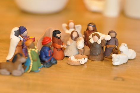 Easy Clay Nativity People: 4 Steps (with Pictures) Clay Nativity Set, Clay Nativity, Polymer Clay People, Nativity Scene Diy, Doll House People, Clay People, Diy Nativity, Kids Clay, Baking Clay