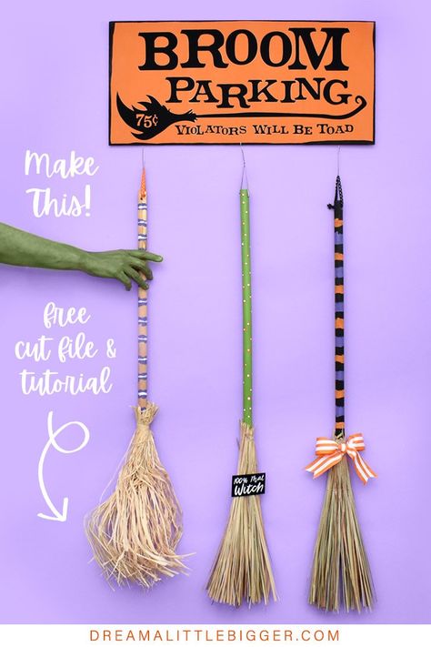 Park Your Broom Sign, Broom Parking Sign Diy, Broom Parking Sign, Diy Broom, Parking Ideas, Halloween Craft Treats, Broom Making, Broom Parking, Halloween Witch Brooms