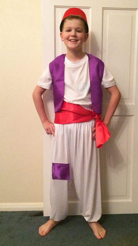 Aladdin costume kids DIY Diy Aladdin Costume, Aladdin Costume Diy, Aladdin Costume Kids, Aladdin Genie Costume, Diy Costumes For Boys, Diy Baby Costumes, Arabian Costume, Aladdin Costume, Run Disney Costumes