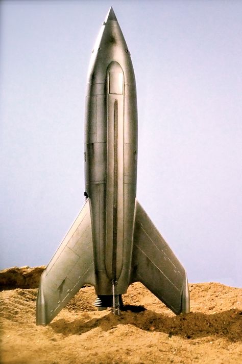 Retro Rocket Ship, Vintage Spaceship, Rocket Art, Rocket Ships, Retro Rocket, Retro Future, Sci Fi Models, Classic Sci Fi, Spaceship Art