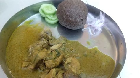 Chicken curry with ragi ball with onion and cucumber my soul is filled with happiness eating Indian Chicken Curry, Indian Chicken, Chicken Curry, Curry Chicken, My Soul, Guacamole, Cucumber, Oatmeal, Cooking Recipes