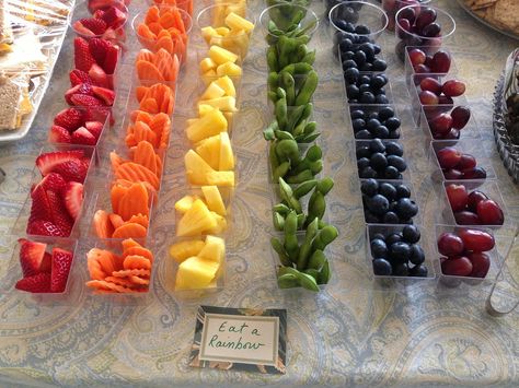 Heathy kids party food, eat a rainbow: strawberries, carrots, pineapple, edamame, blueberries, and grapes. Rainbow Strawberries, Healthy Kids Party Food, Eat A Rainbow, Trolls Birthday Party, Rainbow Parties, Art Birthday Party, Rainbow Food, Kids Party Food, Rainbow Birthday Party