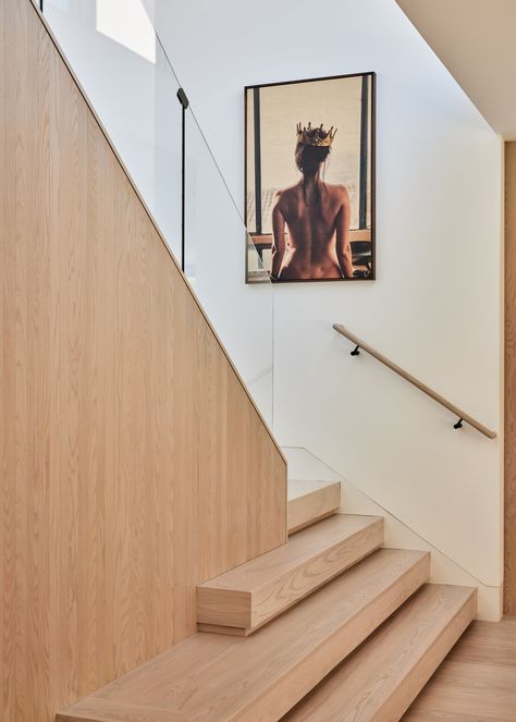 Entry and Hall in Amagansett Lanes by Monica Fried Design on 1stDibs Foyer Storage, Minimalist Design Style, Entryway Benches, Popular Interior Design, Mid Century Modern Minimalist, Storage Benches, Entry Bench, Floating Stairs, Coastal Contemporary