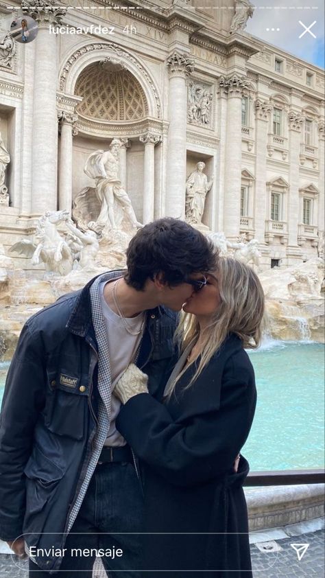 Rome Photo Ideas Couple, Rome Couple Aesthetic, Couples In Rome, Rome Girl Aesthetic, Italy Couple Pictures, Couple In Italy Aesthetic, Rome Couple Pictures, Rome Aesthetic Girl, Rome Instagram Pictures