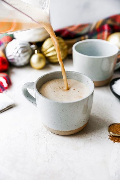 Calming Drinks, Luxury Coffee Shop, Coffee Lifestyle, Hot Drinks Recipes, Luxury Coffee, Gingerbread Latte, Latte Recipe, Chai Latte, Healthy Smoothie