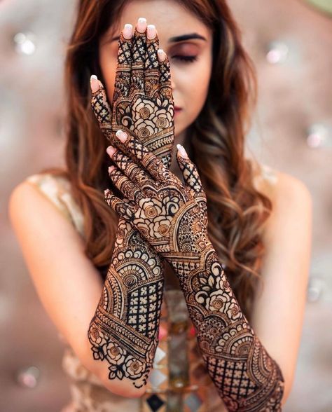 35+ Traditional Mehendi Designs For Every Type Of Bride! | WedMeGood Mehendi Photography Bridal, Bridal Mehendi Designs Wedding, Mehendi Photography, New Bridal Mehndi Designs, Mehendi Outfits, Bridal Henna Designs, Stylish Mehndi, Stylish Mehndi Designs, Latest Bridal Mehndi Designs