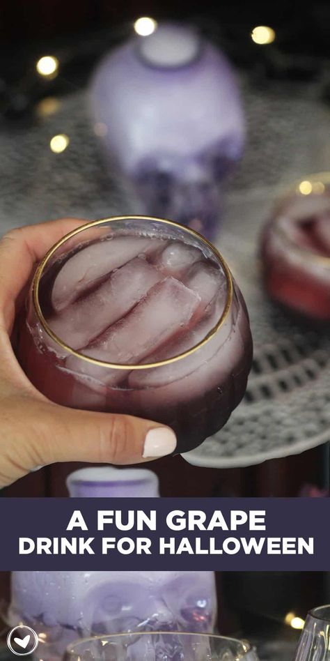 A Fun Grape Drink for Halloween - BriGeeski Grape Mocktail, Grape Drink, Halloween Cocktail, Juice Ice, Grape Soda, Lemon Lime Soda, Halloween Cocktails, How To Make Drinks, Grape Juice