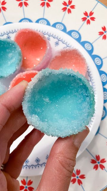 how to grow crystal geode eggs with borax with kids for Easter STEM STEAM science art classroom homeschool activity Homemade Crystals, Egg Geodes, Egg Experiment, Crystals For Kids, Easter Stem, Egg Experiments, Borax Crystals, Holiday Art Projects, Homeschool Activity