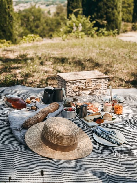 15 French Picnic Foods - wit & whimsy French Picnic Basket, French Picnic, Baguette Sandwich, Nyc Guide, Jar Of Jam, Raspberry Tarts, Packing For Europe, French Cheese, French Dishes