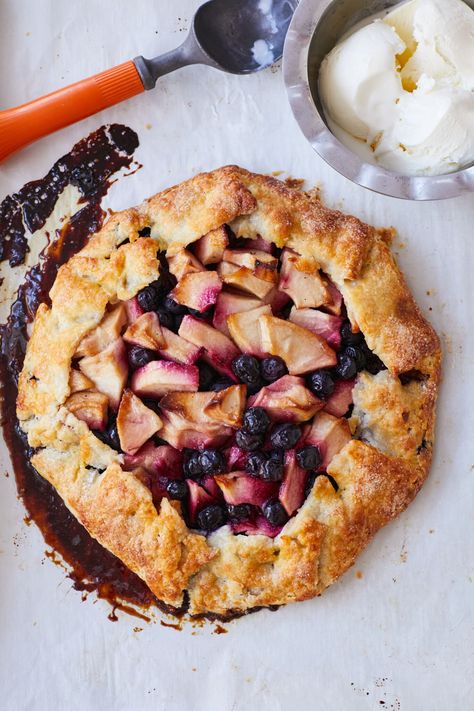 Huckleberry Recipes, Blueberry Galette, French Apple Tart, Apple Blueberry, Make Brown Sugar, Apple Galette, Galette Recipe, Homemade Vanilla Ice Cream, Savory Pastry