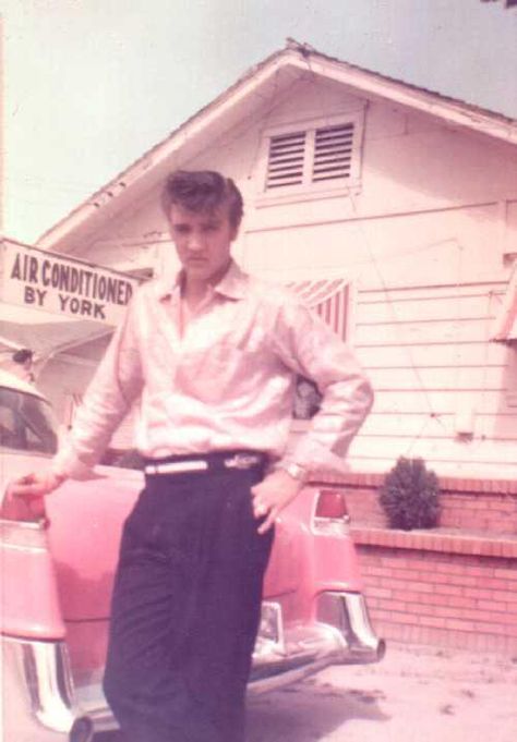 On this day 1956, Elvis Presley surprised his mother with a gift of a pink Cadillac. The car remained in the Presley family and eventually went on display at Graceland. Elvis Pink Cadillac, Young Elvis, Pink Cadillac, Elvis Presley Photos, Cadillac Fleetwood, Memphis Tennessee, Rock N’roll, Pink Car, Ford Thunderbird