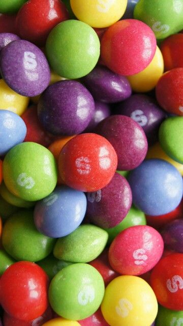 Skittles Aesthetic Wallpaper, Skittles Wallpaper, Skittles Aesthetic, Flavored Coffee Recipes, Purple Cake Pops, Photographic Makeup, Candy Photography, Alice Rose, Supreme Wallpaper