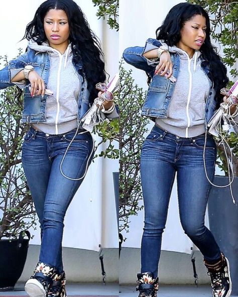 Nicki minaj look like she was in a rush Nicki Minaj Outfits Casual, Nicki Minaj Fashion, Nicki Minaj Outfits, Nikki Minaj, Maggie Grace, Nicki Minaj Pictures, Gossip Girls, Ali Larter, Baddie Fits